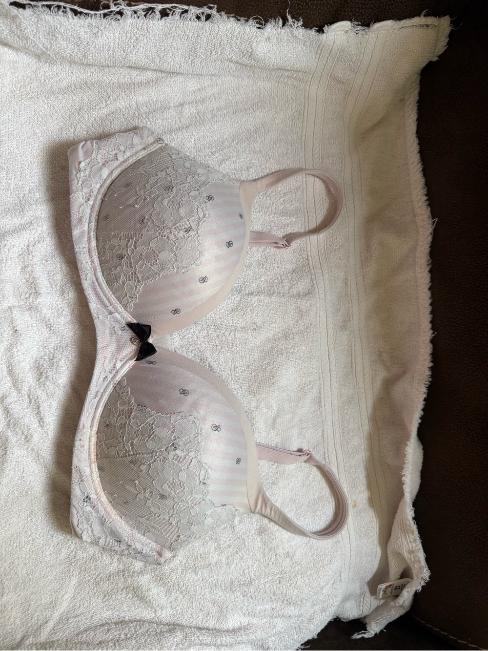 Victoria's Secret Pale Pink Lace Underwire Bra